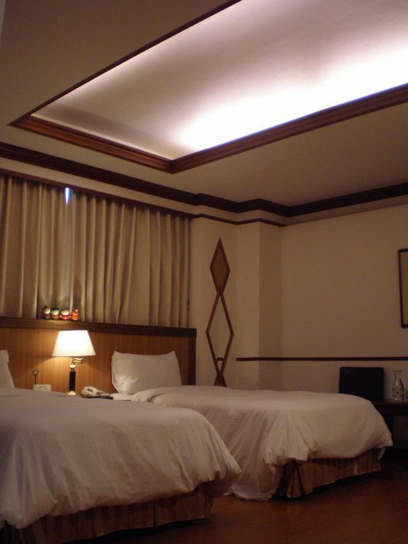 Emperor Hotel Kaohsiung Quarto foto