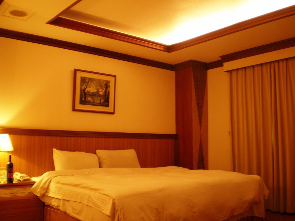 Emperor Hotel Kaohsiung Quarto foto