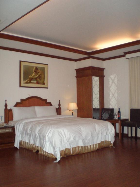 Emperor Hotel Kaohsiung Quarto foto
