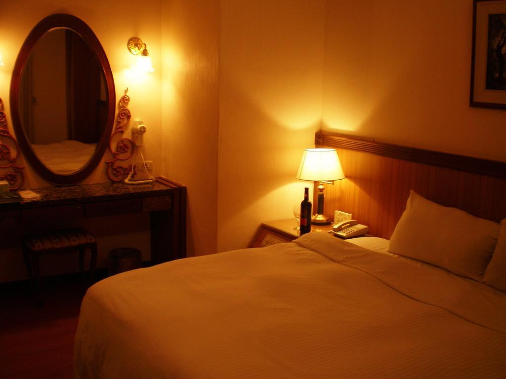 Emperor Hotel Kaohsiung Quarto foto