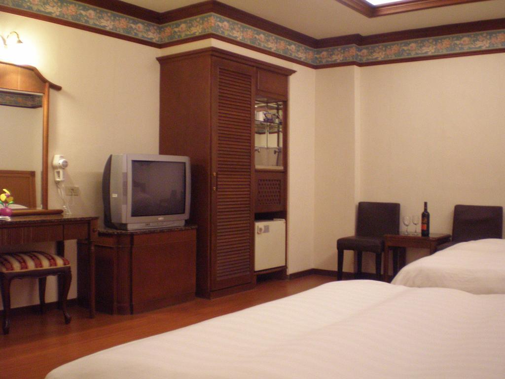 Emperor Hotel Kaohsiung Quarto foto