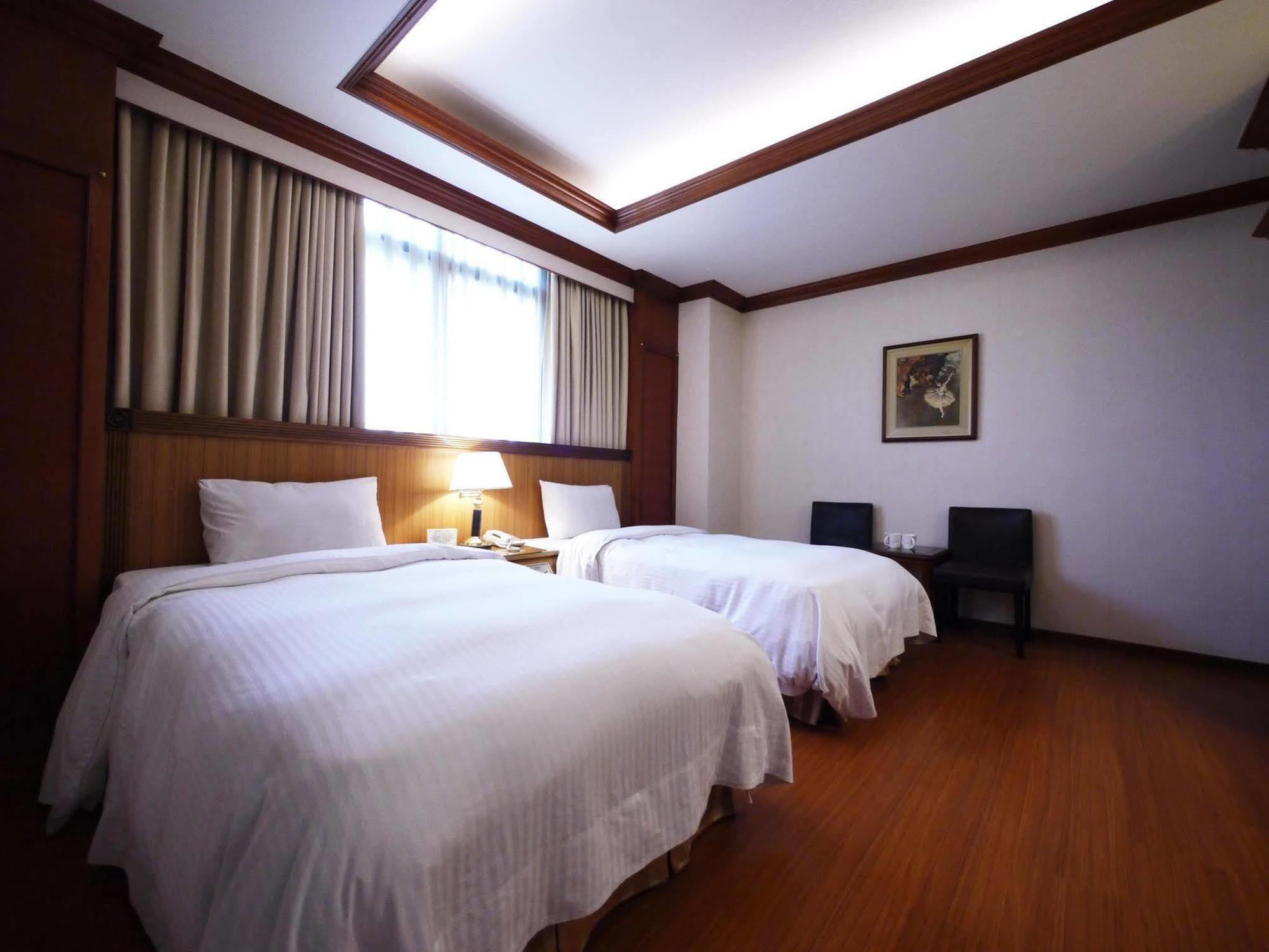 Emperor Hotel Kaohsiung Exterior foto