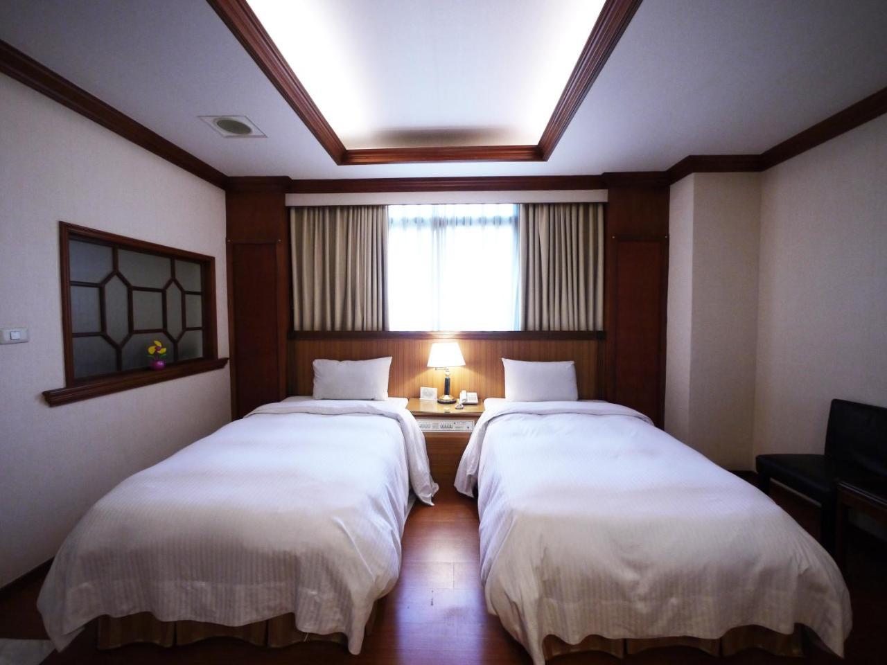 Emperor Hotel Kaohsiung Exterior foto